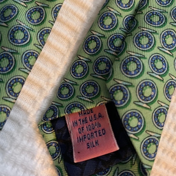 Vineyard Vines Green Tie - Picture 3 of 4